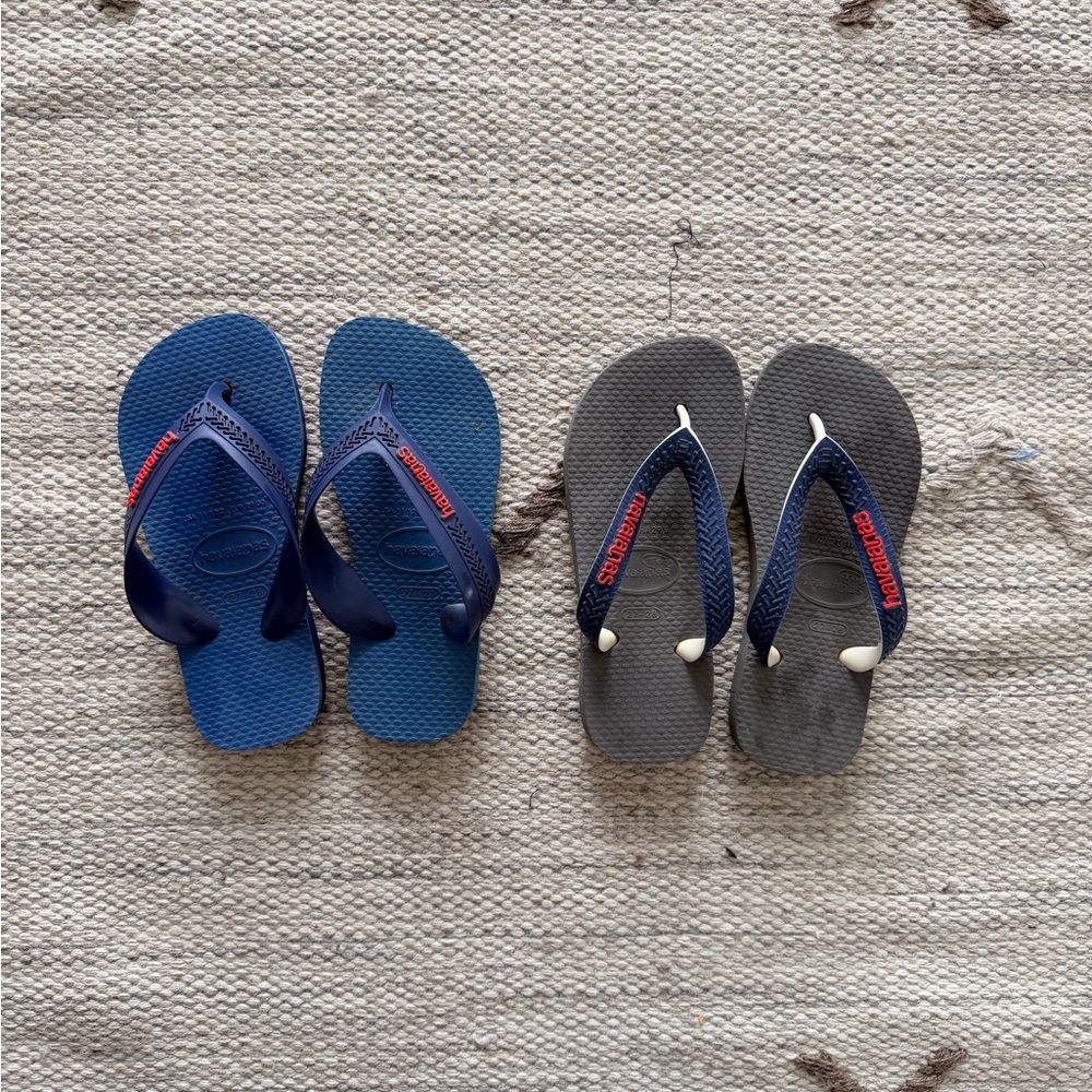 Two Pairs Havaianas Flip Flops in Blue and Gray